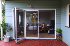 web2_Bi-Fold-Doors-003